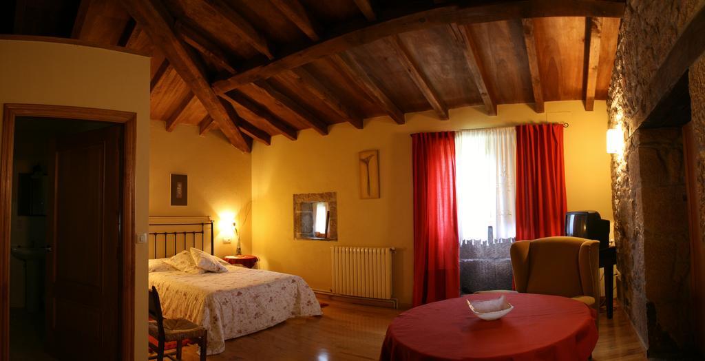 Rectoral De Goian Guest House Sarria Room photo